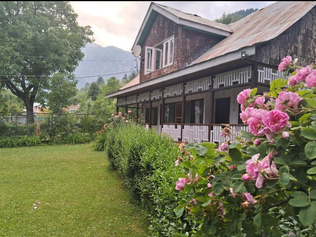 Pk Cottage Pahalgām Eksteriør billede